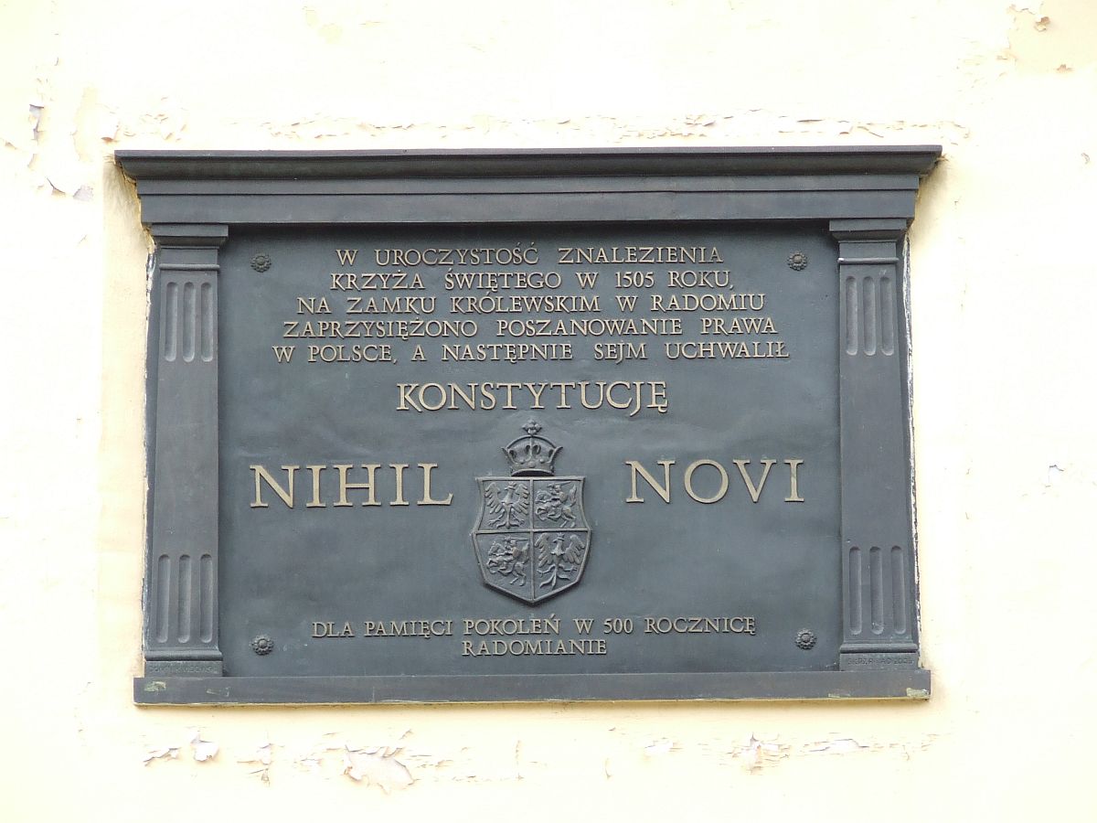 Tablica upamiętniająca uchwalenie konstytucji Nihil Novi - Radom 2005